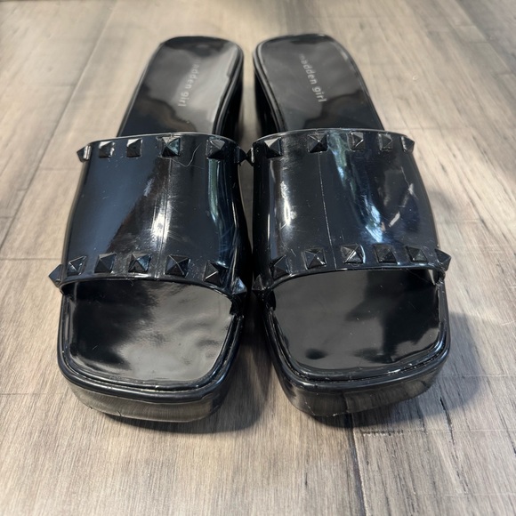 Stylish Black Platform Slide Sandals (Madden Girl) Women’s size 8 - Picture 1 of 7